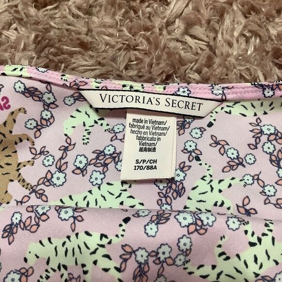 Victoria’s Secret Y2K Style Pastel Pink Retro Tiger Print Camisole Size Small - Picture 8 of 12